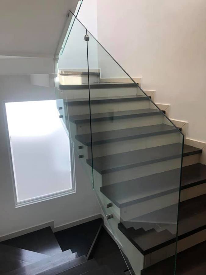 Pasamanos de cristal