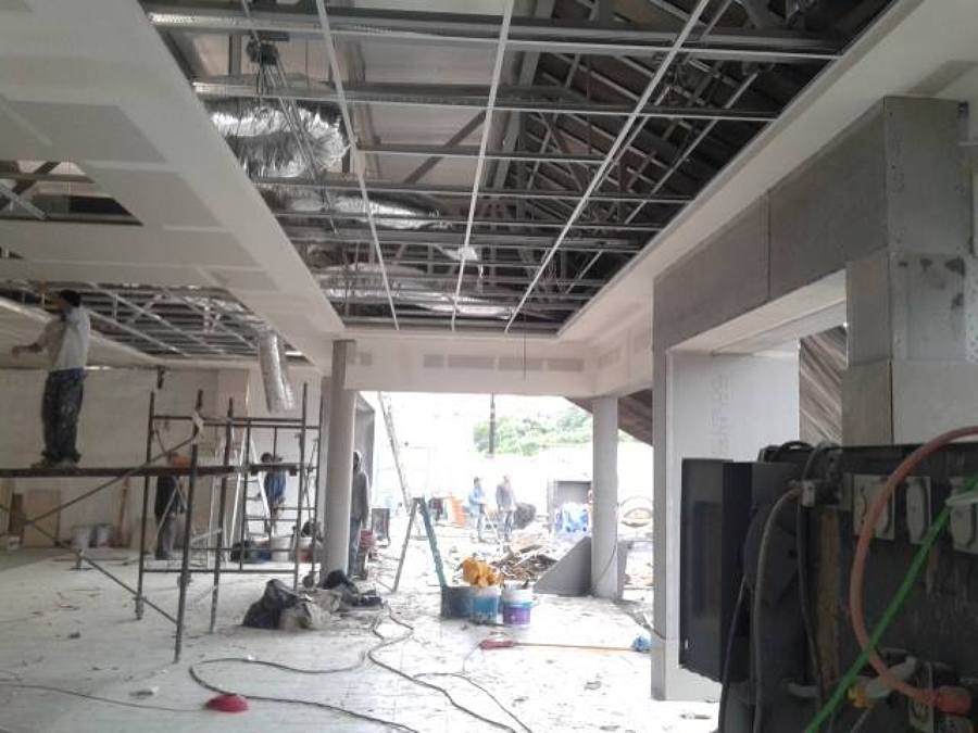 Construcción de farmacia