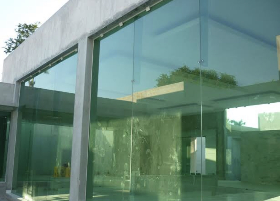 Fachada en cristal templado