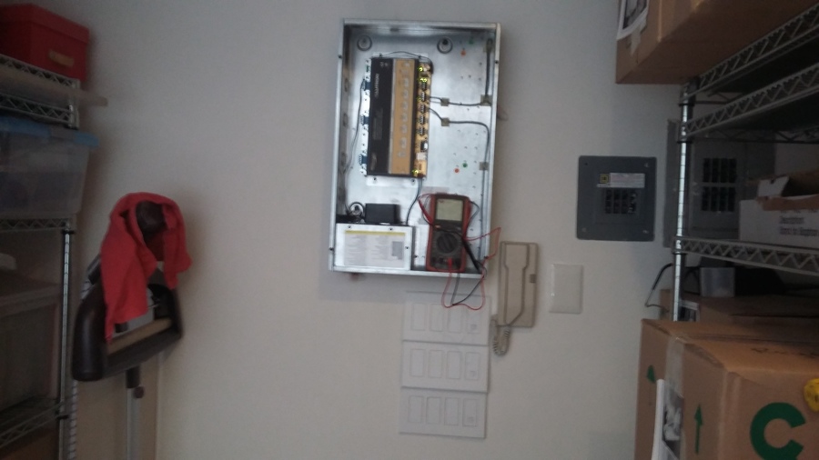 Mantenimiento Correctivo de control de iluminacíon.