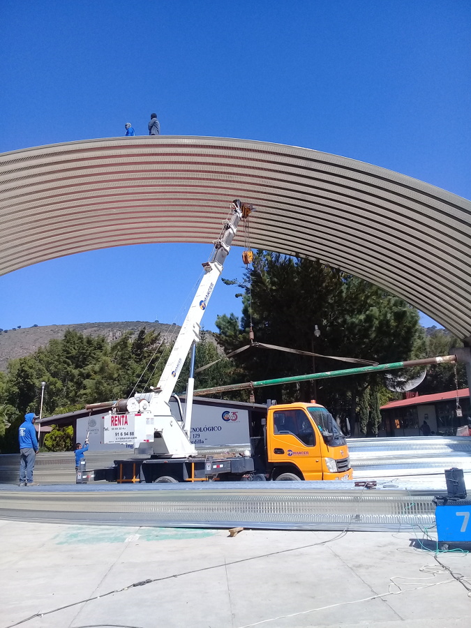 MONTAJE DE LAMINA CON GRÚA DE 18 TON