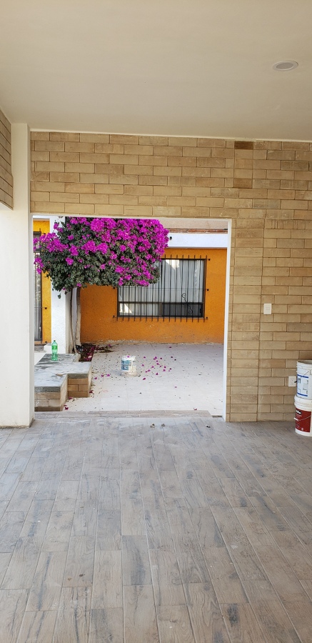 Interior de salón de usos múltiples