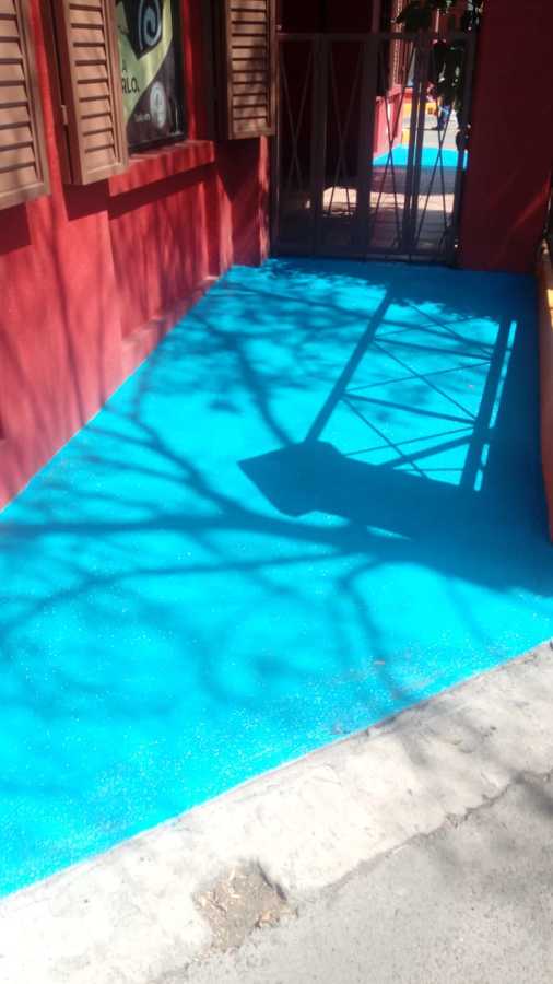 rampa de discapacidad pintada