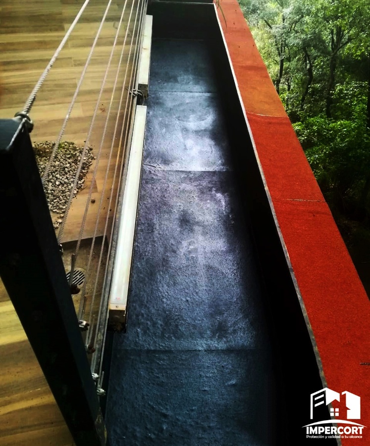 Impermeabilización en canalón.