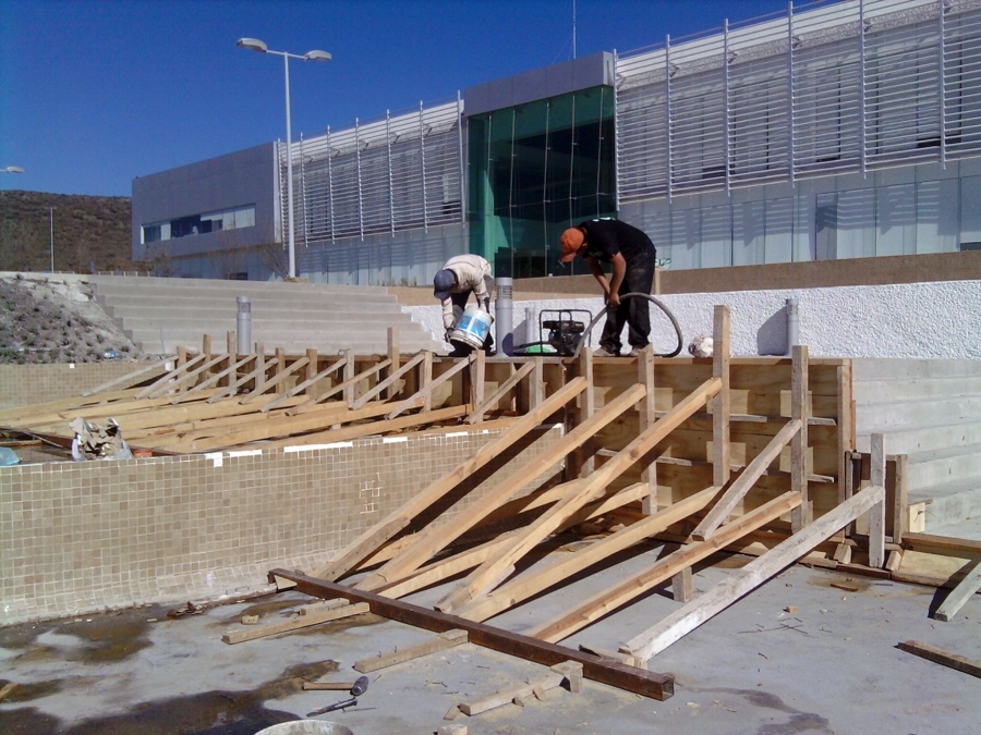 COLADO DE MURO DE CONTENCION 