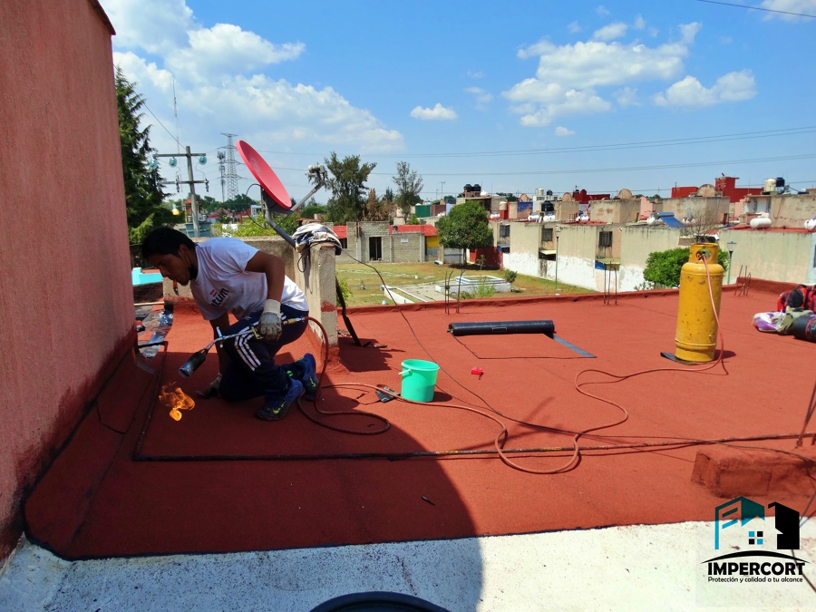 Impermeabilizante rollo prefabricado, membrana prefabricada o alfombra prefabricada.