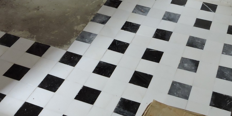 Piso de mármol incrustado