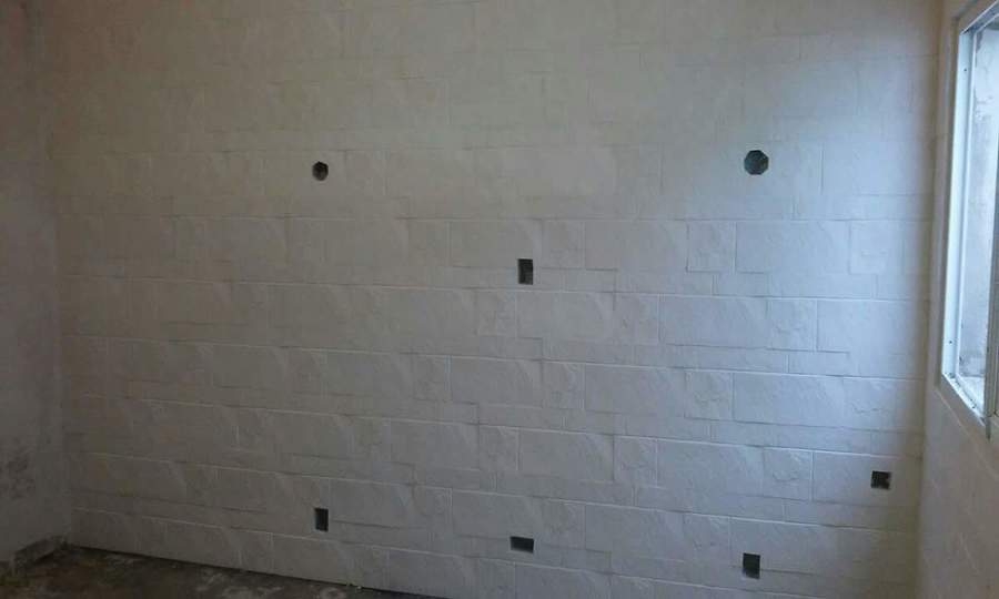 Piedra color blanco mate