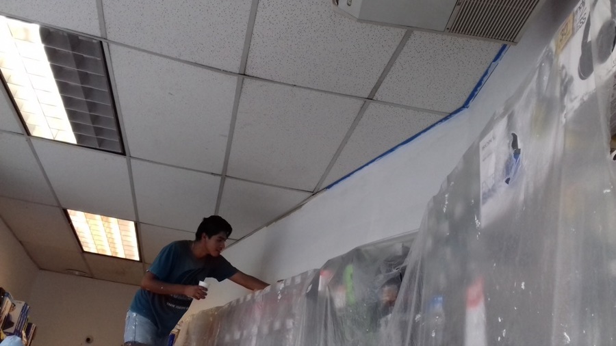 Trabajos de pintura. Tiendas Radioshack .