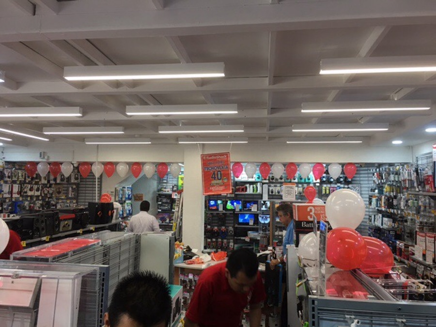 Instalación de liminarios led.Tiendas Radioshack.