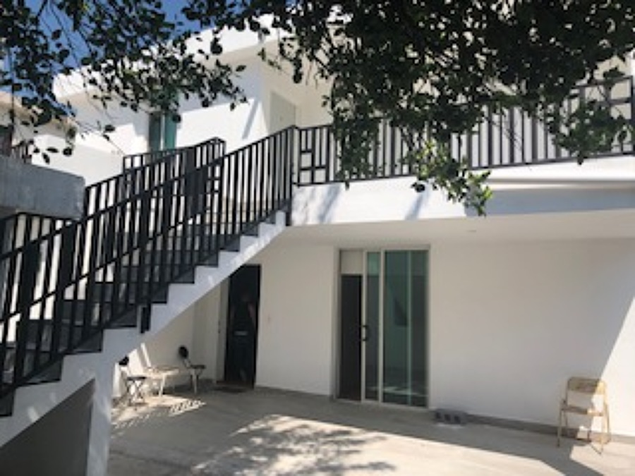 FACHADA TRASERA YA CON LA REMODELACION