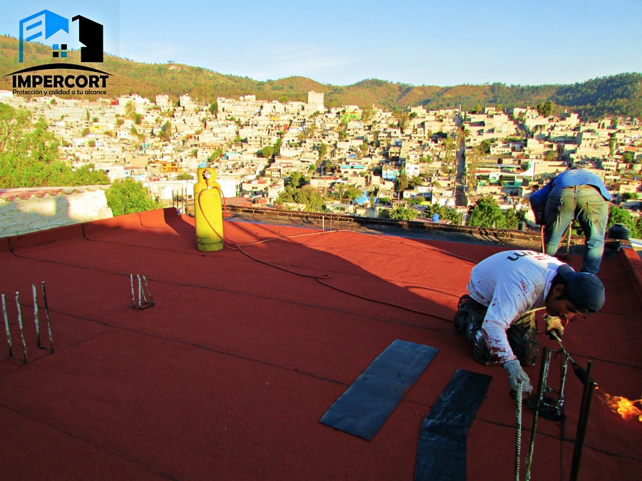 Impermeabilizante prefabricado rojo terracota.