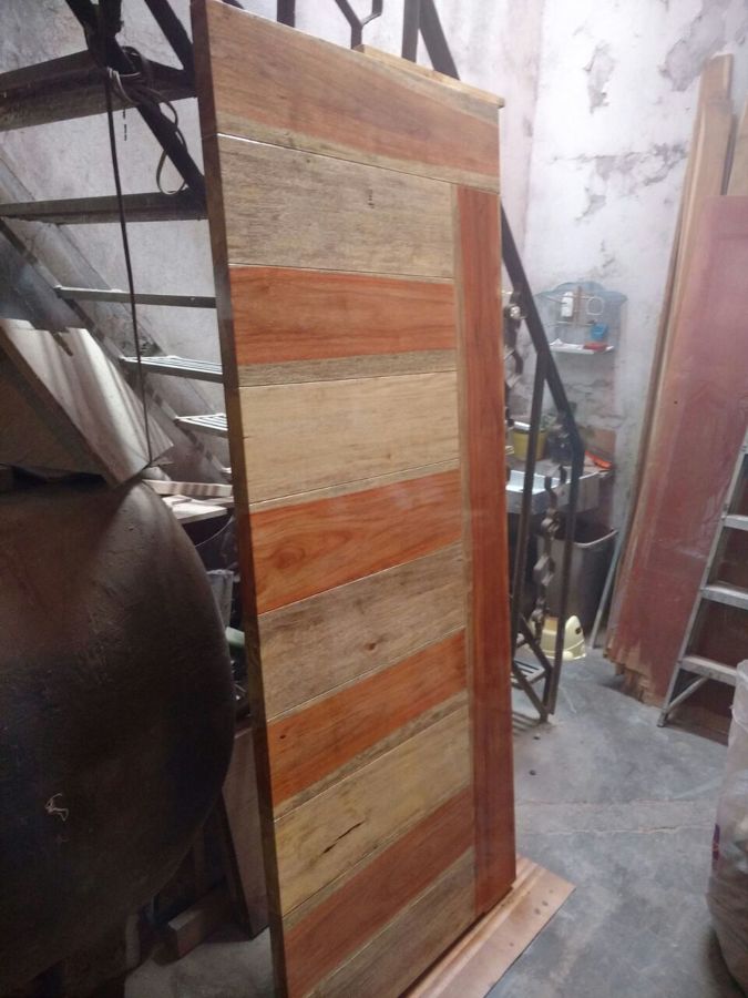PUERTA PRINCIPAL MADERA DE TEKA