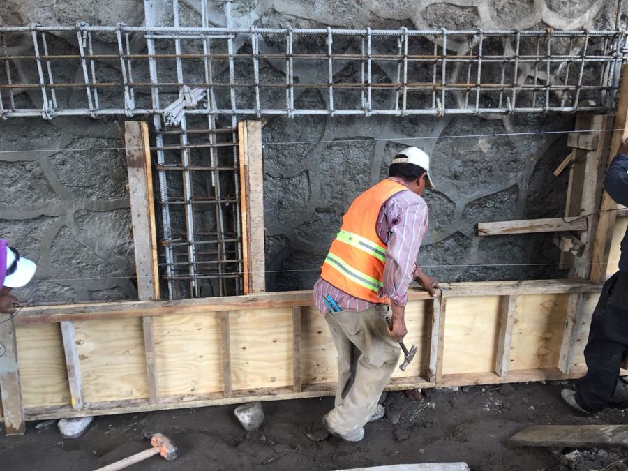 Habilitado de columnas para muro pantalla