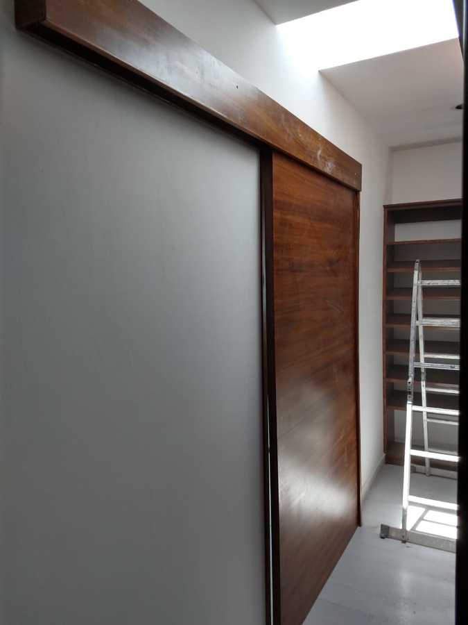 Puerta corrediza Parota