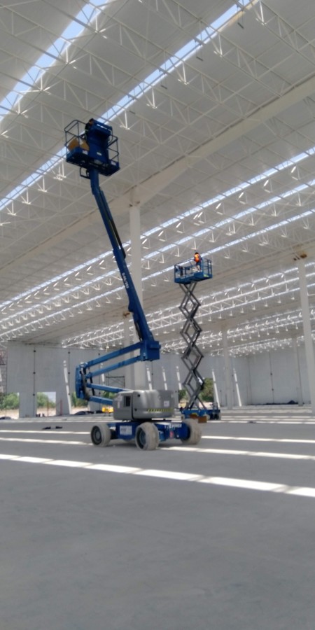 Instalando lámparas y charola