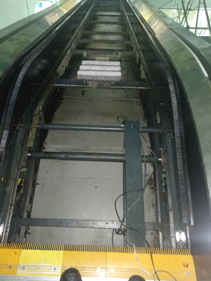 Hueco de escalera electrica