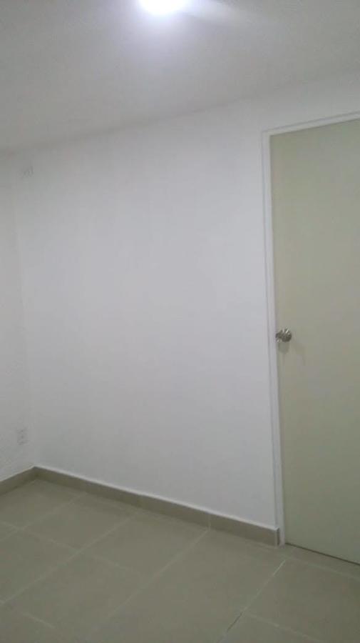 Instalación de puerta principal