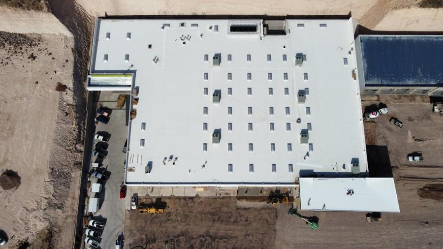 Proyecto concluido con instalacion de sistema TPO mecanicamente anclado