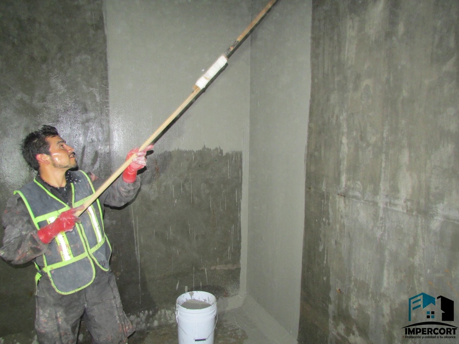 Impermeabilización de cisterna con Sellotex.