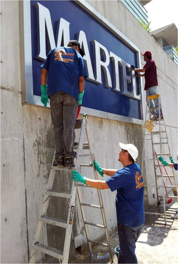 LIMPIEZA DE ANUNCIOS Y ESPECTACULARES