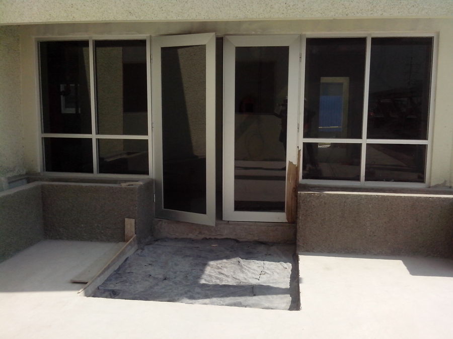 PUERTA DOBLE CON DOS FIJOS