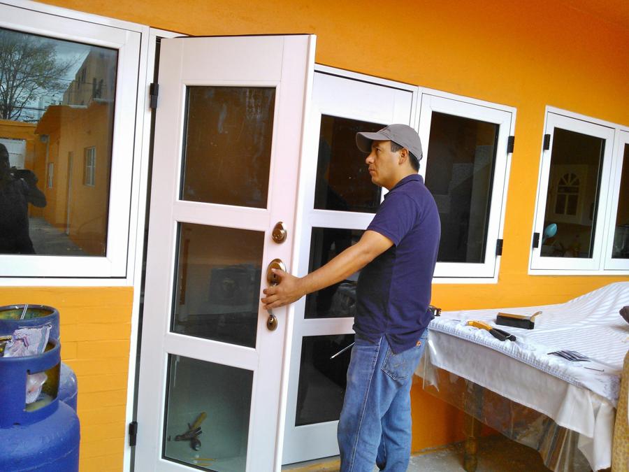 puerta  y. ventanas abatibles , linea  residencial eurovent classic