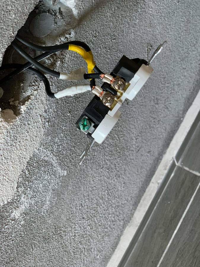 Contactos polarizados