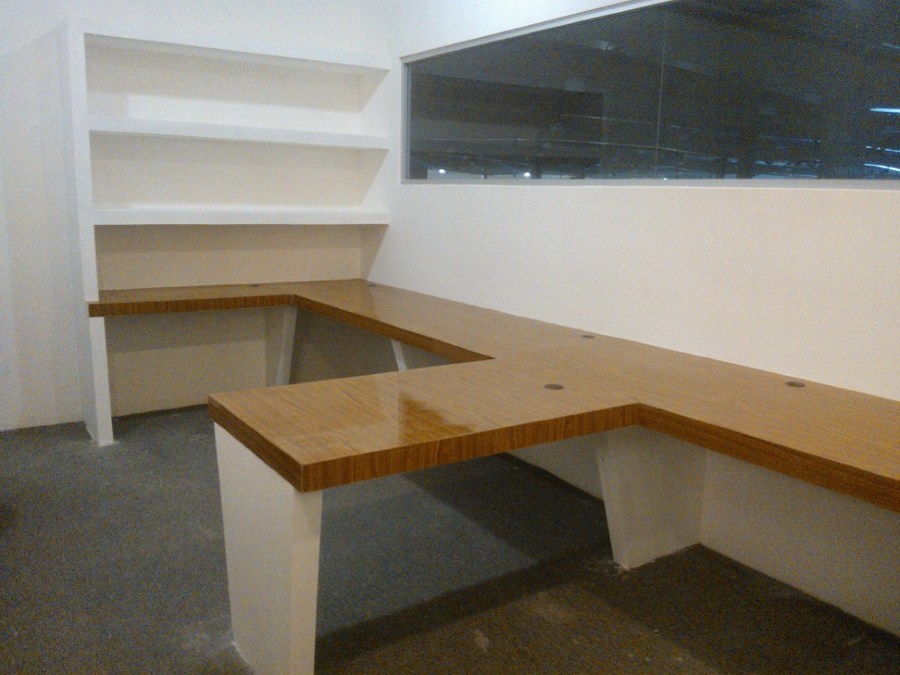 LIBRERO Y MESA DE TRABAJO