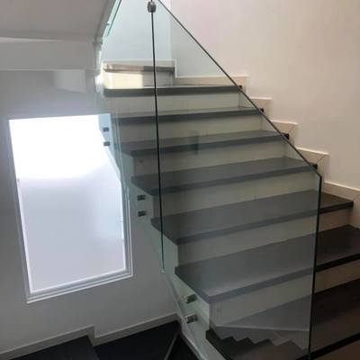 Pasamanos de cristal