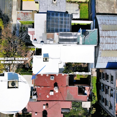 Impermeabilizante acrílico, color blanco fresco.