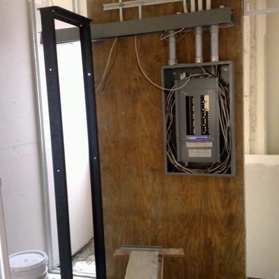 RACKS Y  TABLEROS ELECTRICOS