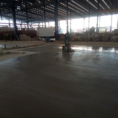 CONSTRUCCIÓN DE PISO INDUSTRIAL