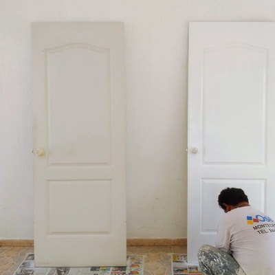 Pintura de Esmalte en Puertas Residenciales