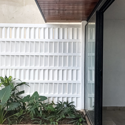 Detalle de celosia y paisajismo