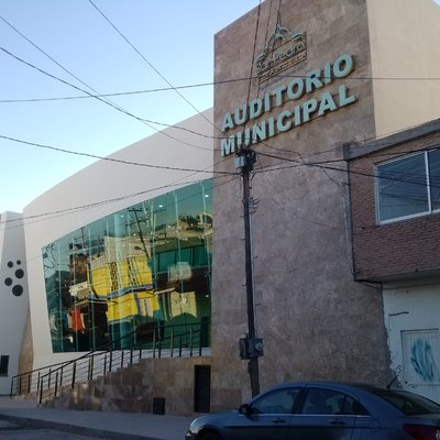 Fachada  Auditorio Mpal. de Sn. Pedro Coahuila.