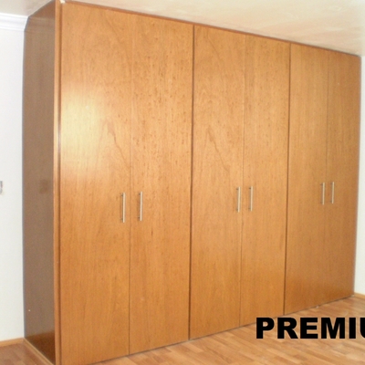 CLOSET PUERTAS ABATIBLES