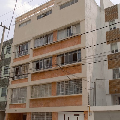 Fachada Principal de Edificio