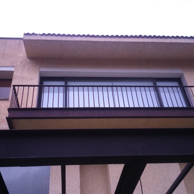 Pintura Y deslavados de fachadas de residencia