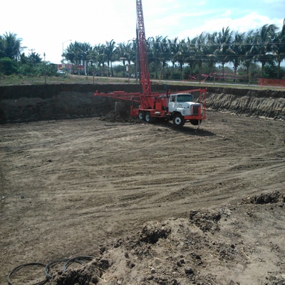 MANIOBRA PARA INTRODUCIR ACERO PARA PILA DE CIMENTACION EN PERFORACION
