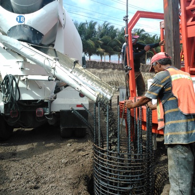 VACIADO DE CONCRETO PARA PILA DE CIMENTACION