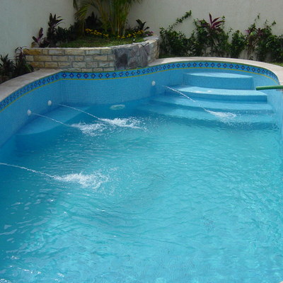 Alberca con azulejo veneciano