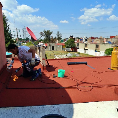 Impermeabilizante rollo prefabricado, membrana prefabricada o alfombra prefabricada.