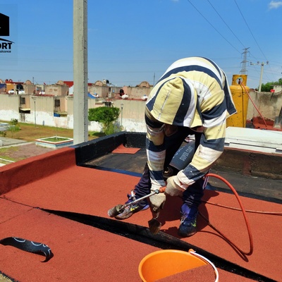 Impermeabilizante rollo prefabricado, membrana prefabricada o alfombra prefabricada.