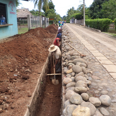 DISEÑO Y PROYECTOS DE SUMINISTRO DE AGUA POTABLE Y ALCANTARILLADO