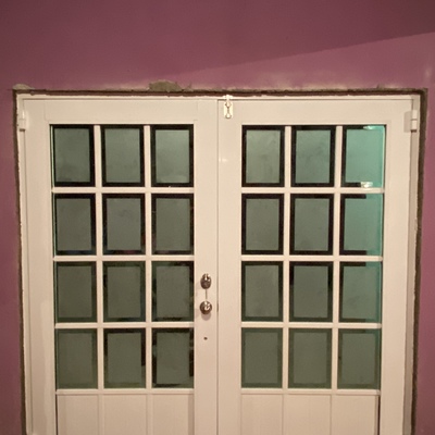 Puerta residencial a 2 hojas