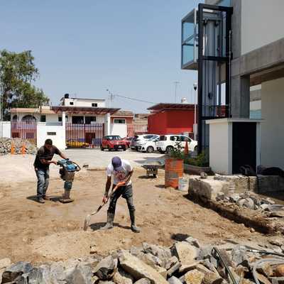 Construcción de estacionamiento