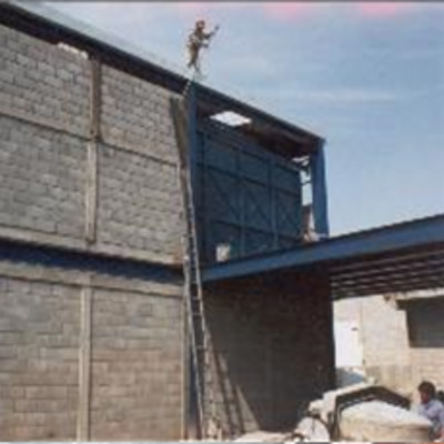 MUROS, CASTILLOS Y ESTRUCTURA METALICA BARNICES