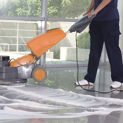 LAVADO DE PISOS A PROFUNDIDAD CON MAQUINARIA PROFESIONAL