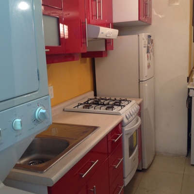 Cocina de poliuretano color rojo bermellón